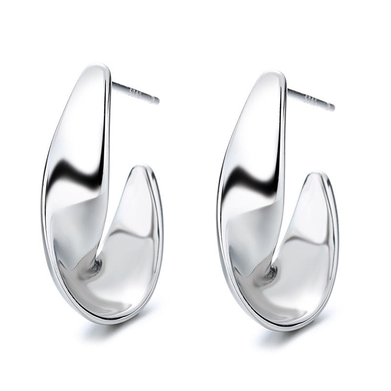 Sleek Silhouette earrings