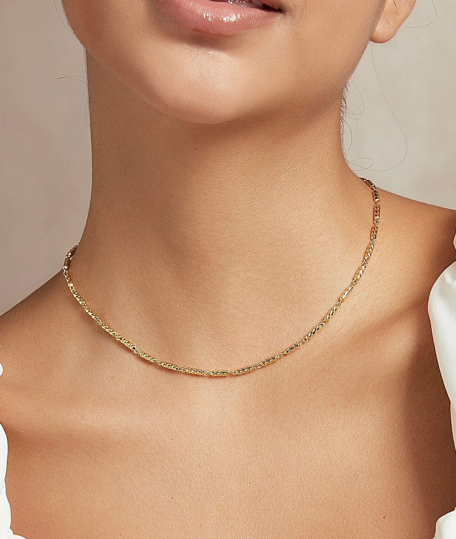 14K gold-plated twisted rope link choker necklace front view - GL.rareness