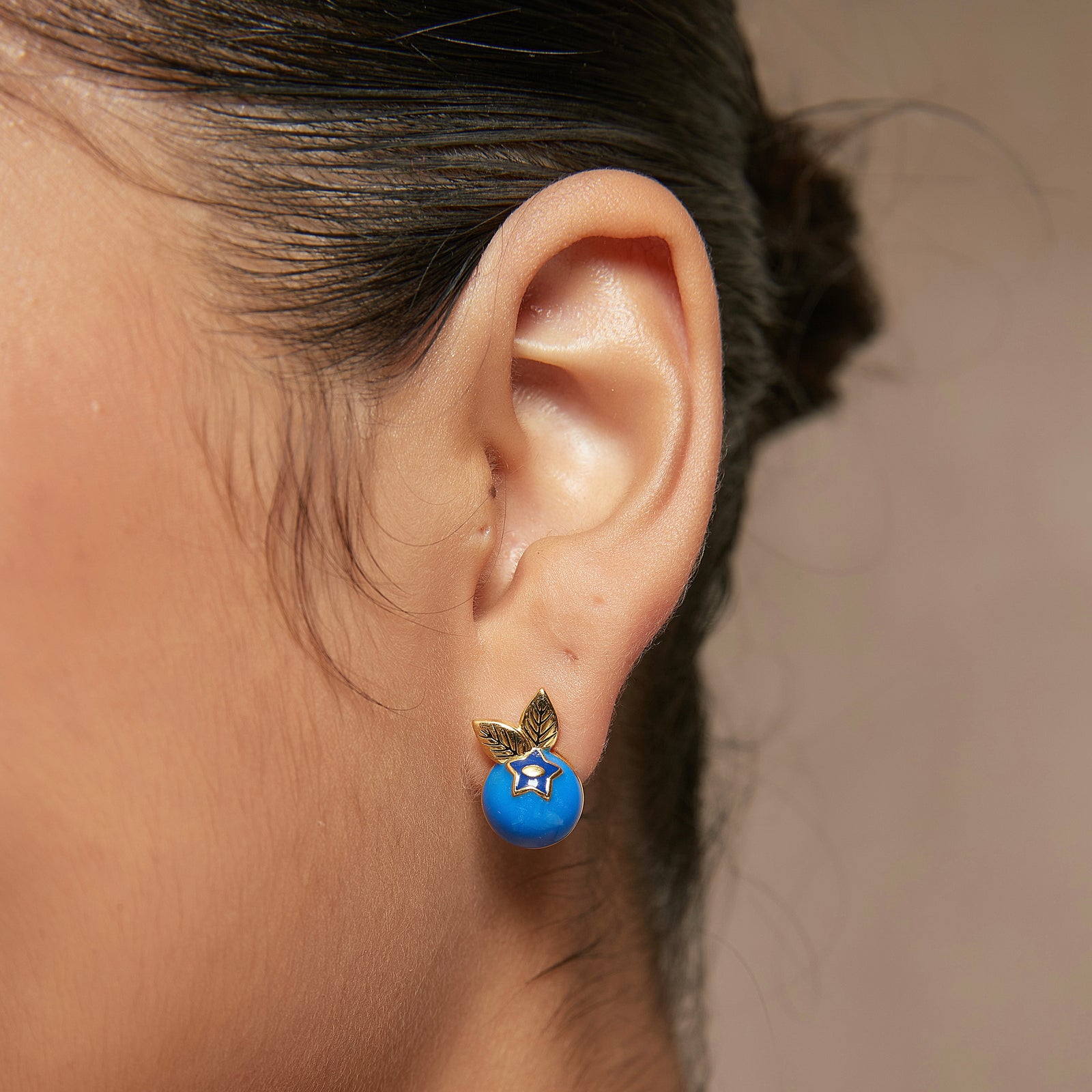18K gold-plated blueberry and golden leaf stud earrings - GL.rareness