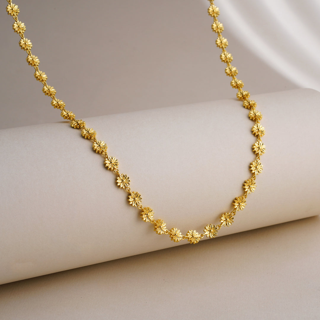 Daisy halo necklace
