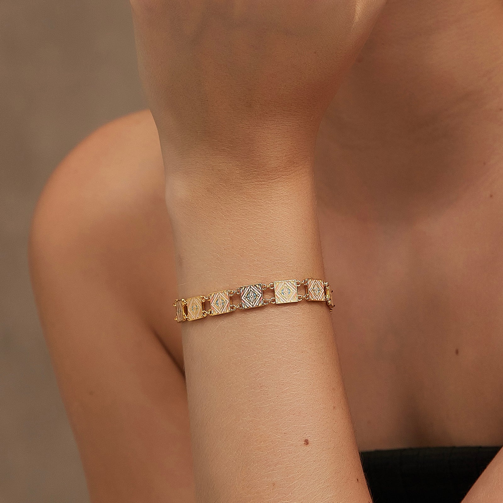 14K gold-plated Moroccan tile resin bracelet in pink - GL.rareness