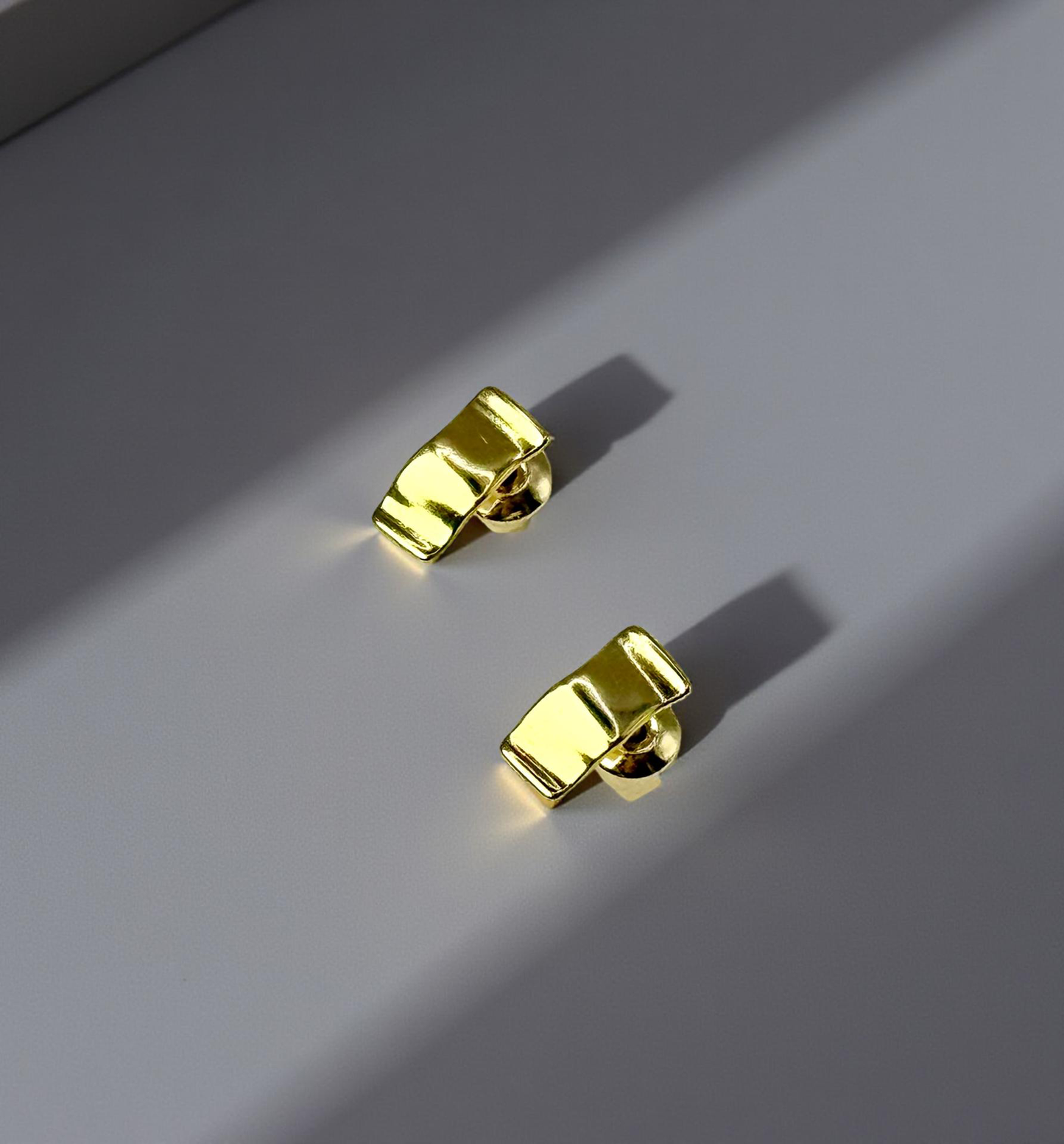 Golden Glow Minimalist earrings