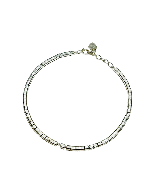Silver Minimalist Beauty