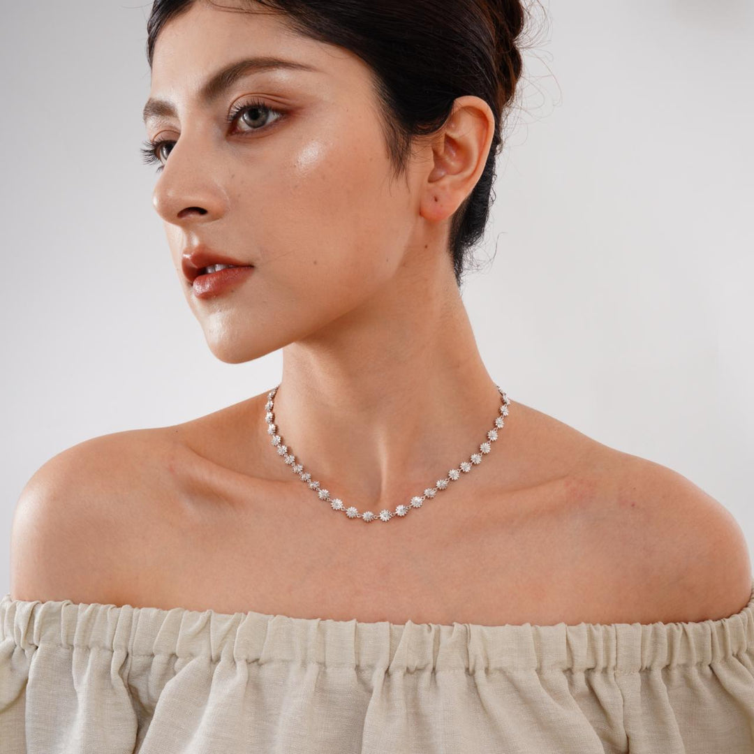 Daisy halo necklace