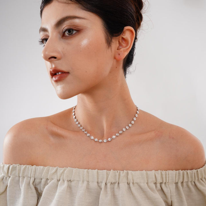 Daisy halo necklace