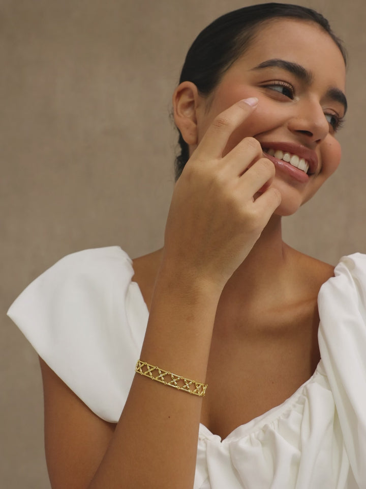 Auric brilliance bracelet